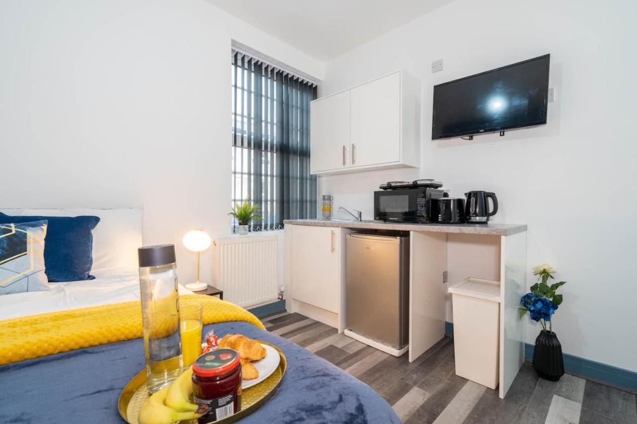 Autumn Oasis - Chic Studio In West Midlands Apartment Birmingham Bagian luar foto