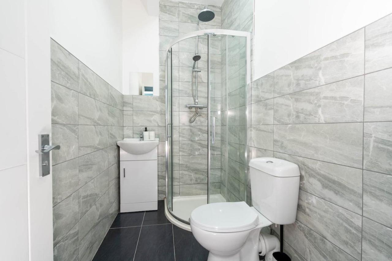 Autumn Oasis - Chic Studio In West Midlands Apartment Birmingham Bagian luar foto